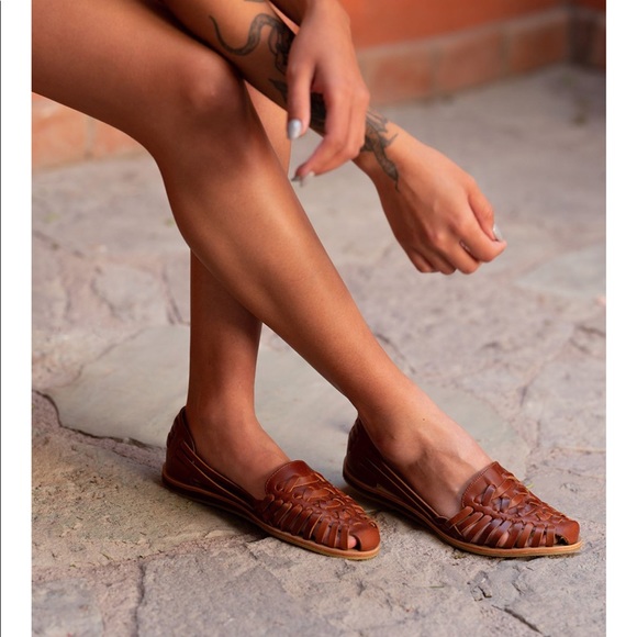 Nisolo Shoes - Nisolo Huarache Sandals in Brandy